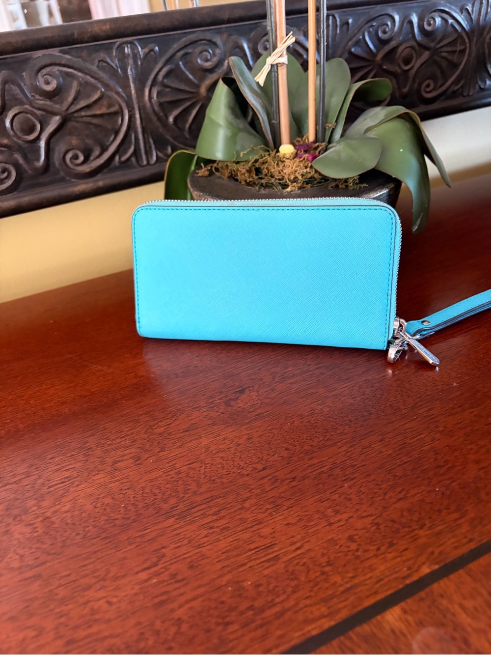 Michael Kors Turquoise Zip Around Wallet Wristlet - Picture 2 of 6